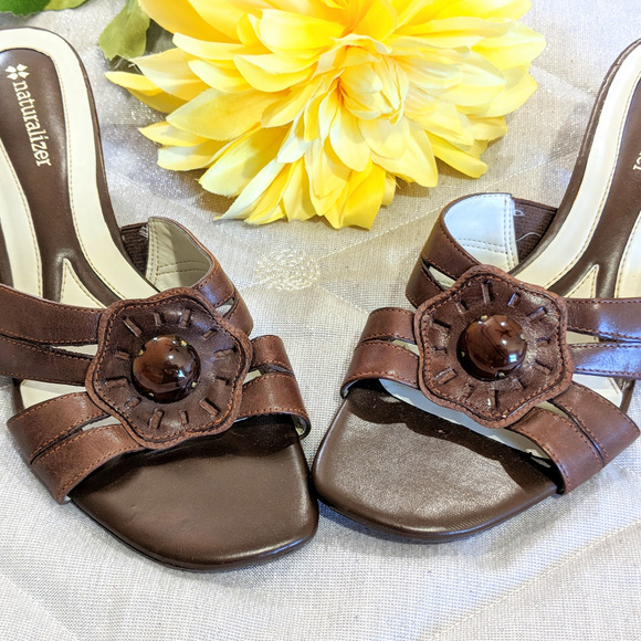 NATURALIZER Brown Leather Sandals Heels Sz 7.5 - Picture 3 of 3